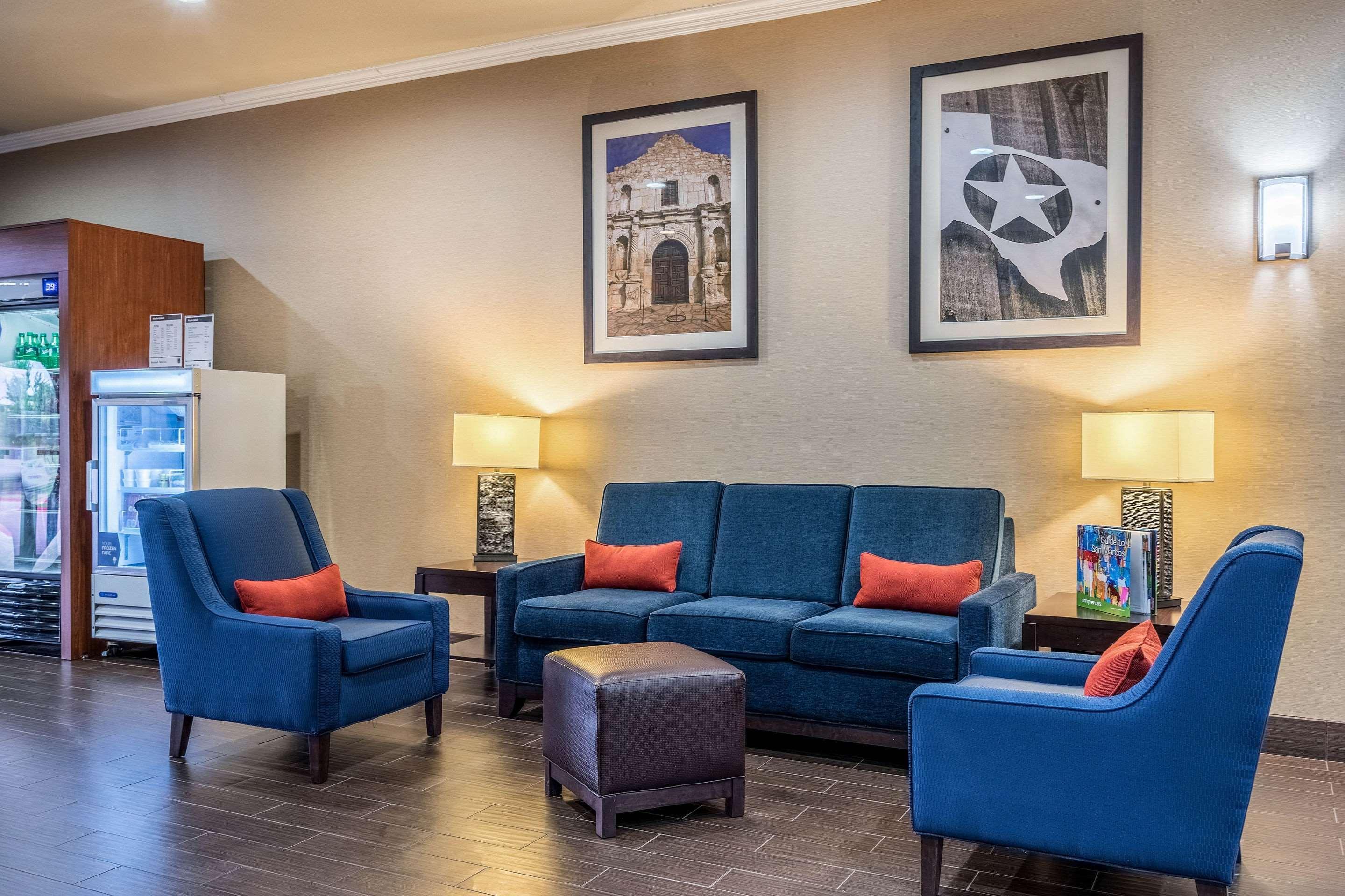 Comfort Suites Near Texas State University ซานมาร์คอส ภายนอก รูปภาพ