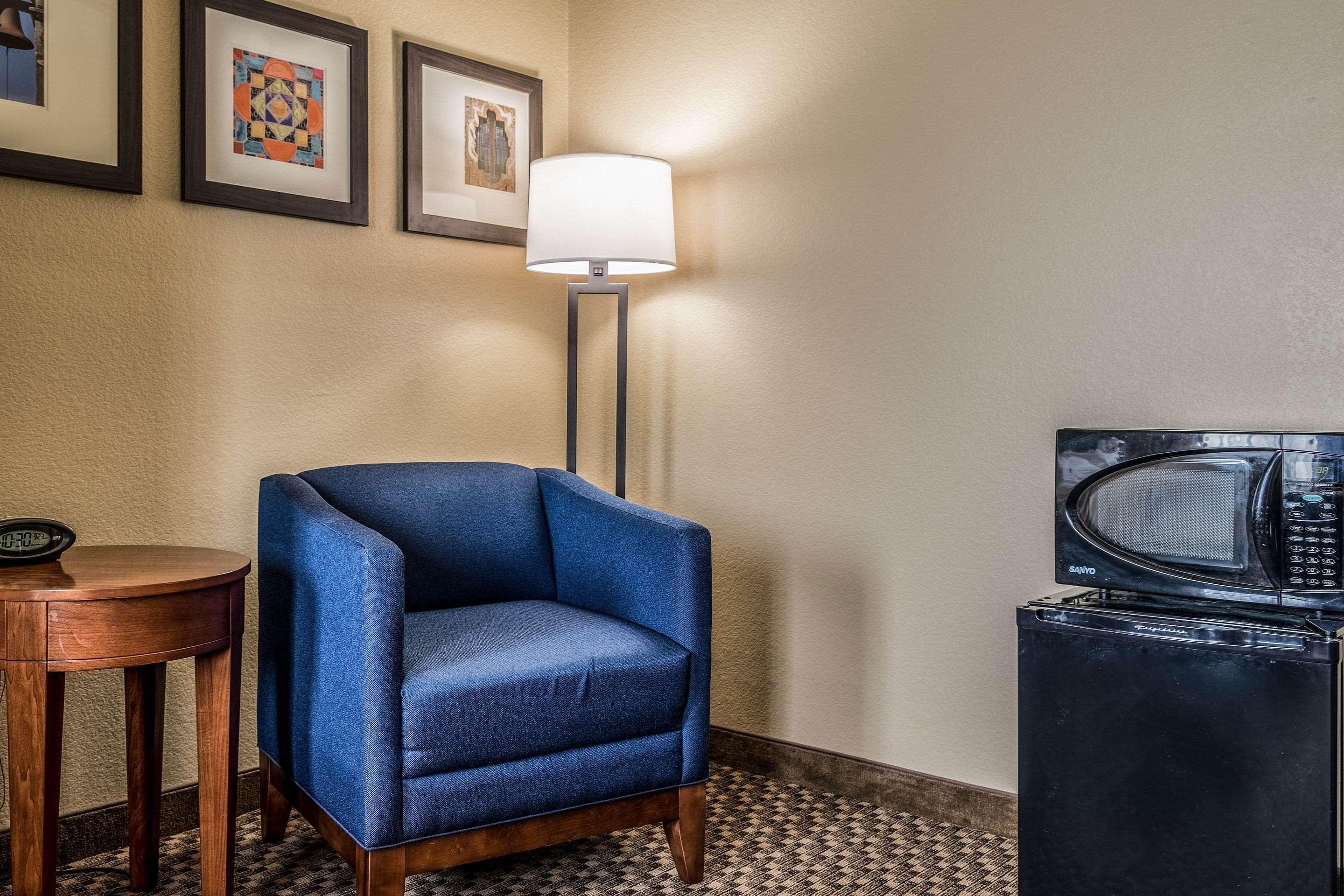 Comfort Suites Near Texas State University ซานมาร์คอส ภายนอก รูปภาพ
