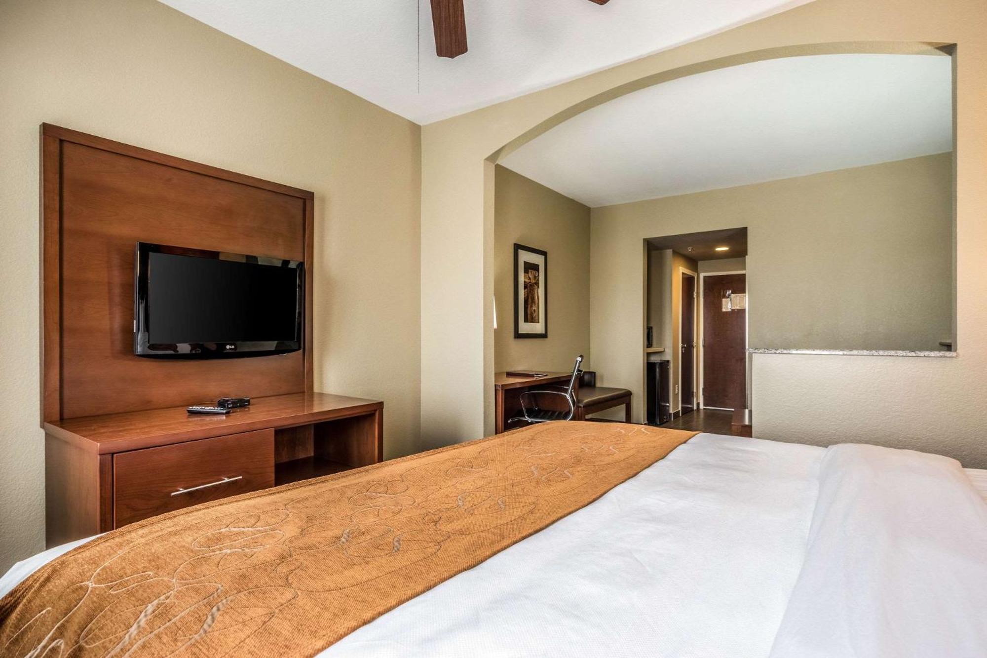 คอมฟอร์ท สวีทส์ เนียร์ เท็กซัส สเตท ยูนิเวอร์ซิตี้ Hotel ซานมาร์คอส ภายนอก รูปภาพ